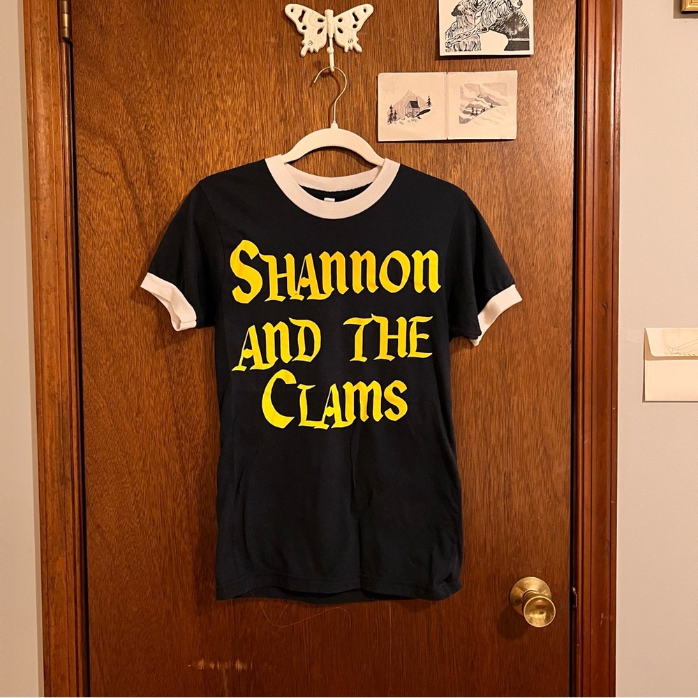 Shannon and the clams band tshirt.